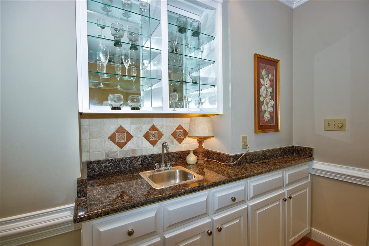 10520 New Arden Way Raleigh, NC 27613 - Photo 9 of 25 wet bar
