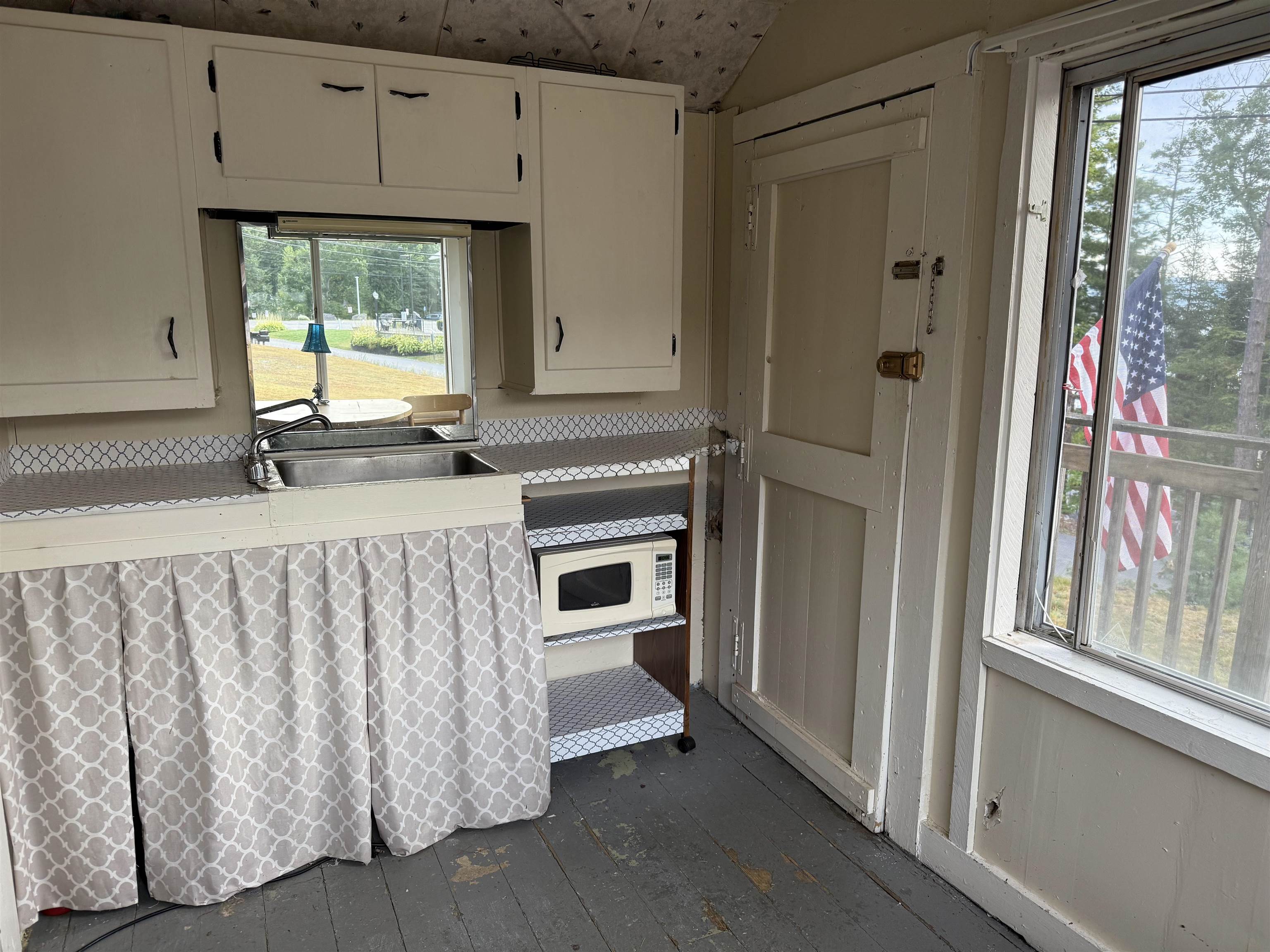 24 Dock Road, Unit 22 Gilford, NH 03249 - Photo 5 of 13