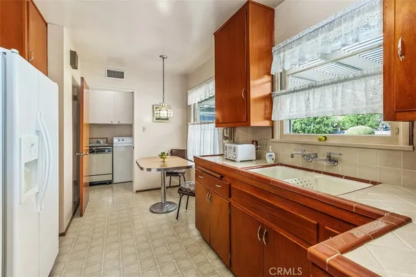 $549,900 | 954 North Magnolia Avenue, Rialto, CA 92376