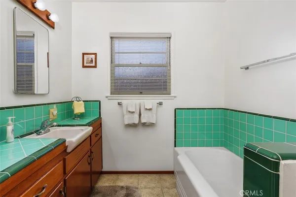 $549,900 | 954 North Magnolia Avenue, Rialto, CA 92376