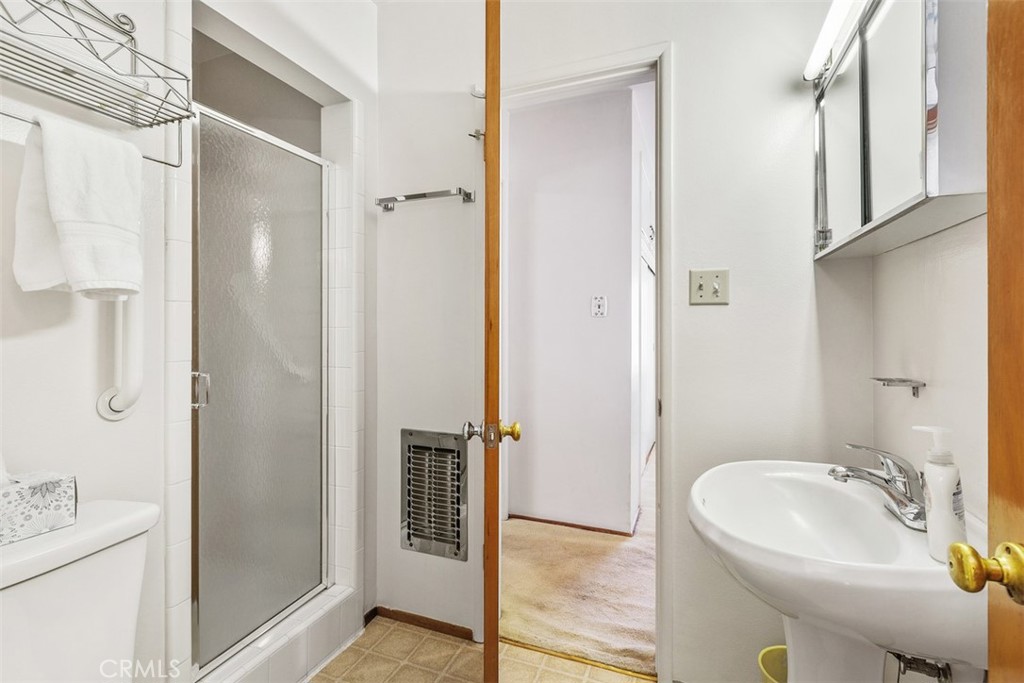 954 North Magnolia Avenue Rialto, CA 92376 - Photo 21 of 34