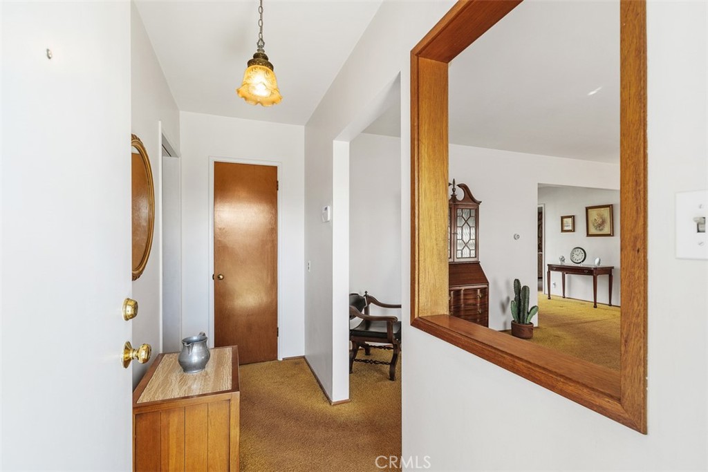 954 North Magnolia Avenue Rialto, CA 92376 - Photo 4 of 34