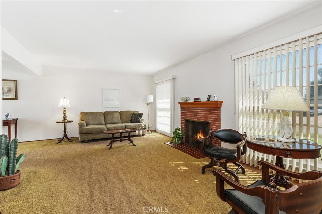 954 North Magnolia Avenue Rialto, CA 92376 - Photo 6 of 34