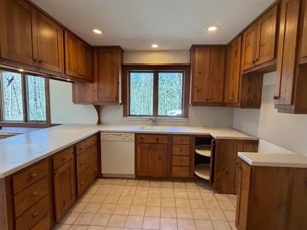 $599,000 | 583 Hawk Spur Road, Plymouth, VT 05056