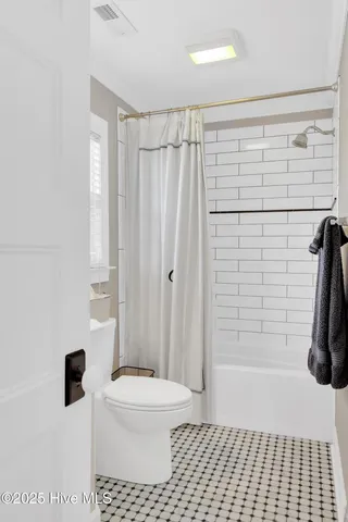 $799,000 | 406 Carmen Avenue, Jacksonville, NC 28540