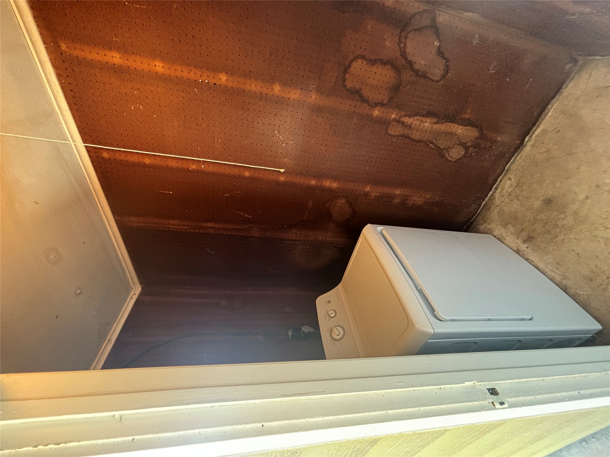 2324 Hartford Road Austin, TX 78703 - Photo 16 of 20 a utility room with shower and dryer