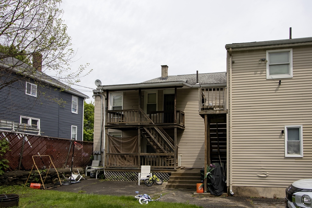 86 Pilgrim Avenue Worcester, MA 01604 - Photo 2 of 30