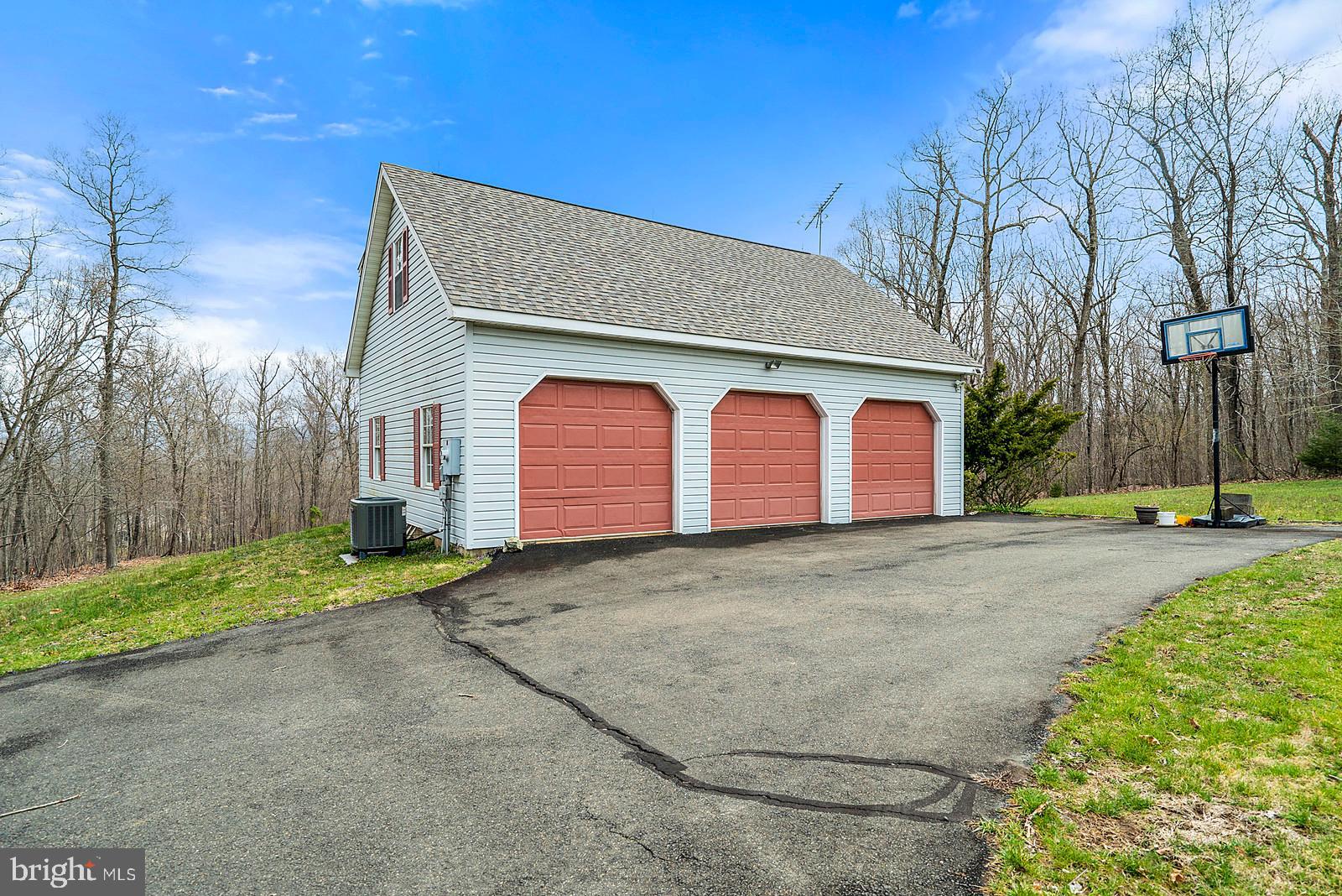 7203 Dudie Road Marshall, VA 20115 - Photo 24 of 46 detached 3 car garage
