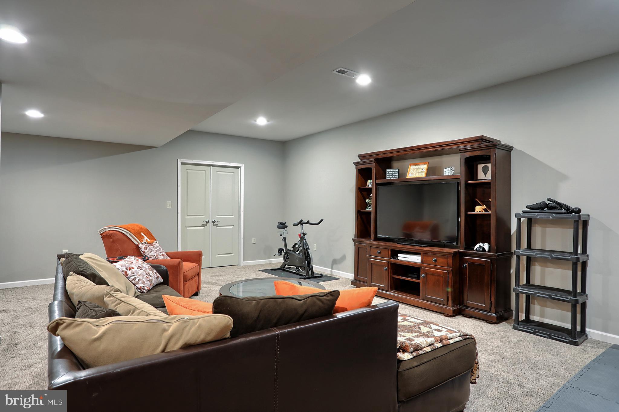 1635 Buckingham Road Harrisburg, PA 17111 - Photo 38 of 47