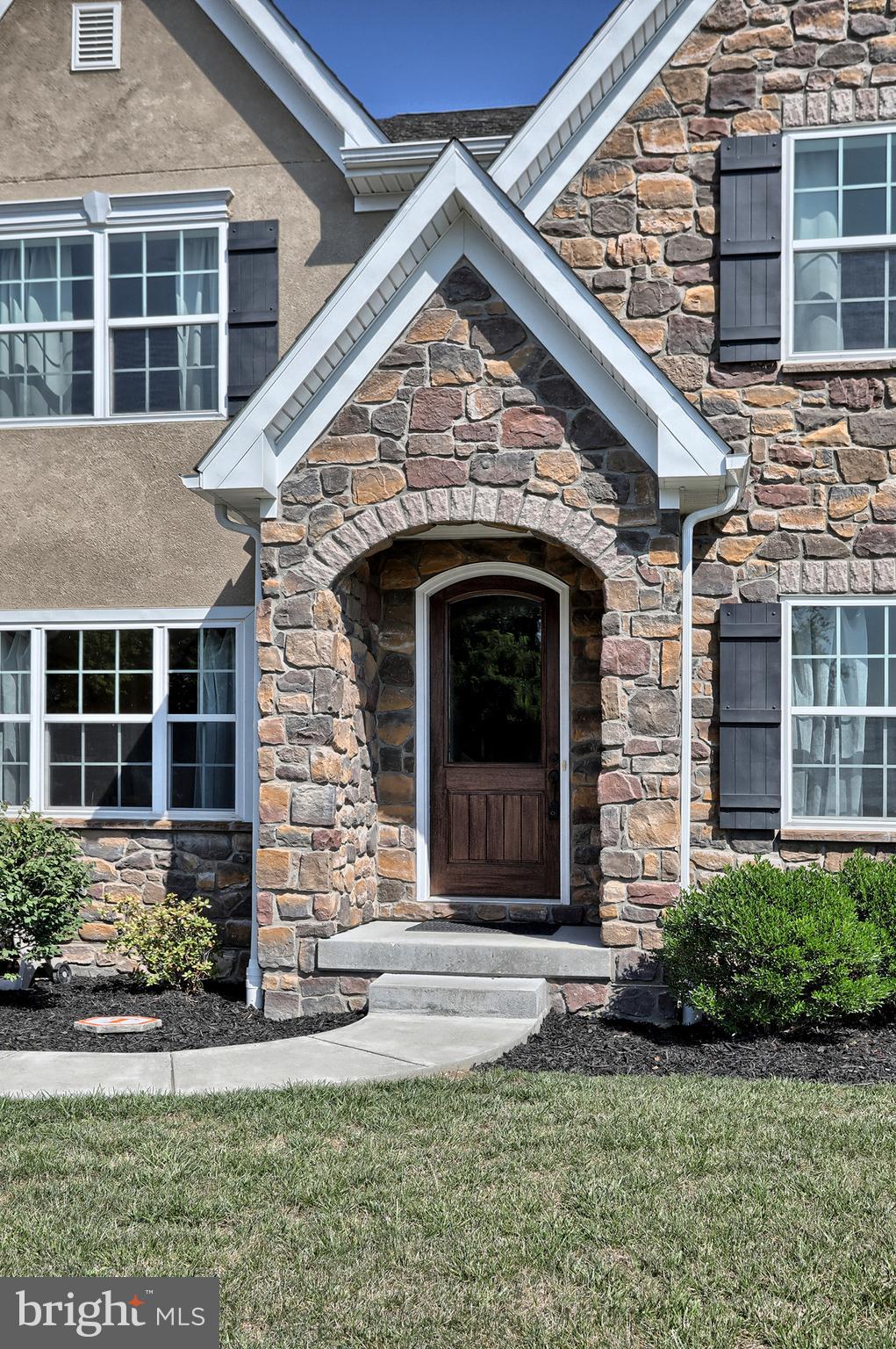 1635 Buckingham Road Harrisburg, PA 17111 - Photo 4 of 47