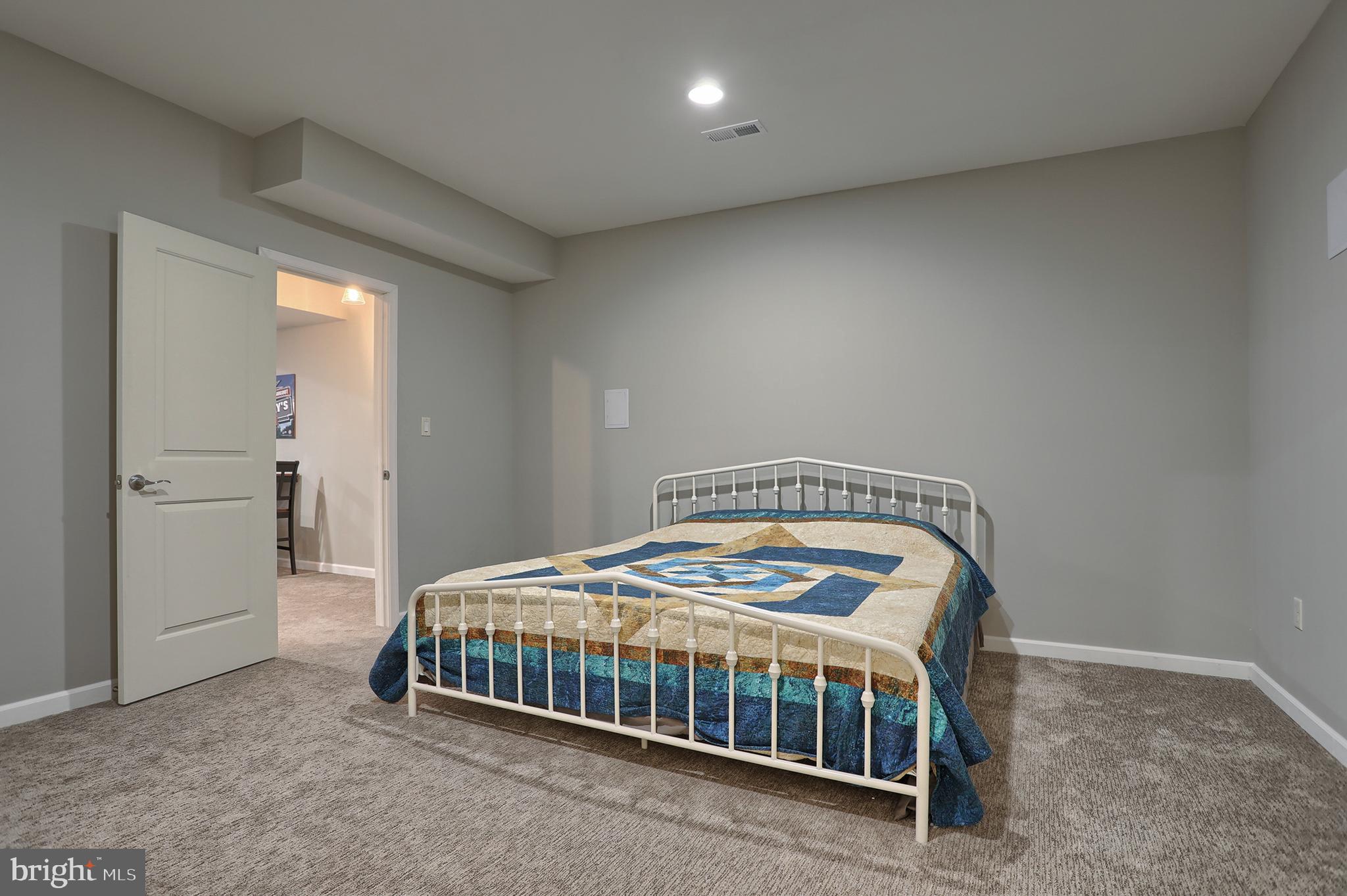 1635 Buckingham Road Harrisburg, PA 17111 - Photo 41 of 47