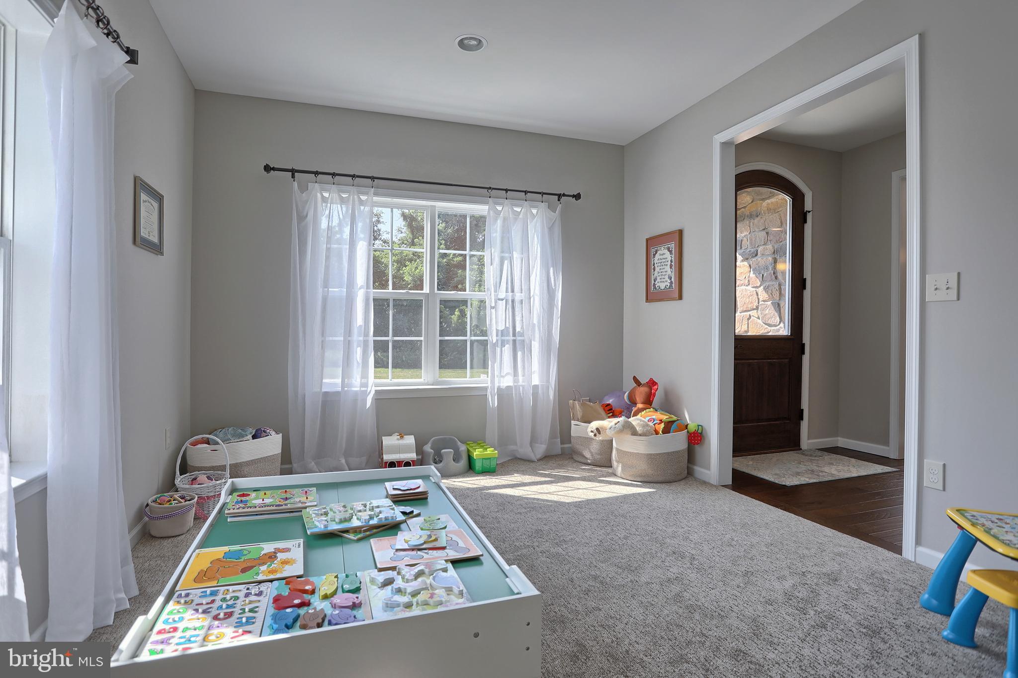 1635 Buckingham Road Harrisburg, PA 17111 - Photo 8 of 47