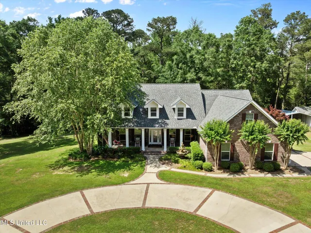 $495,000 | 10 Lakeview Circle, Purvis, MS 39475