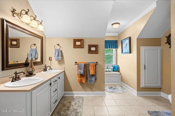 $495,000 | 10 Lakeview Drive, Purvis, MS 39475