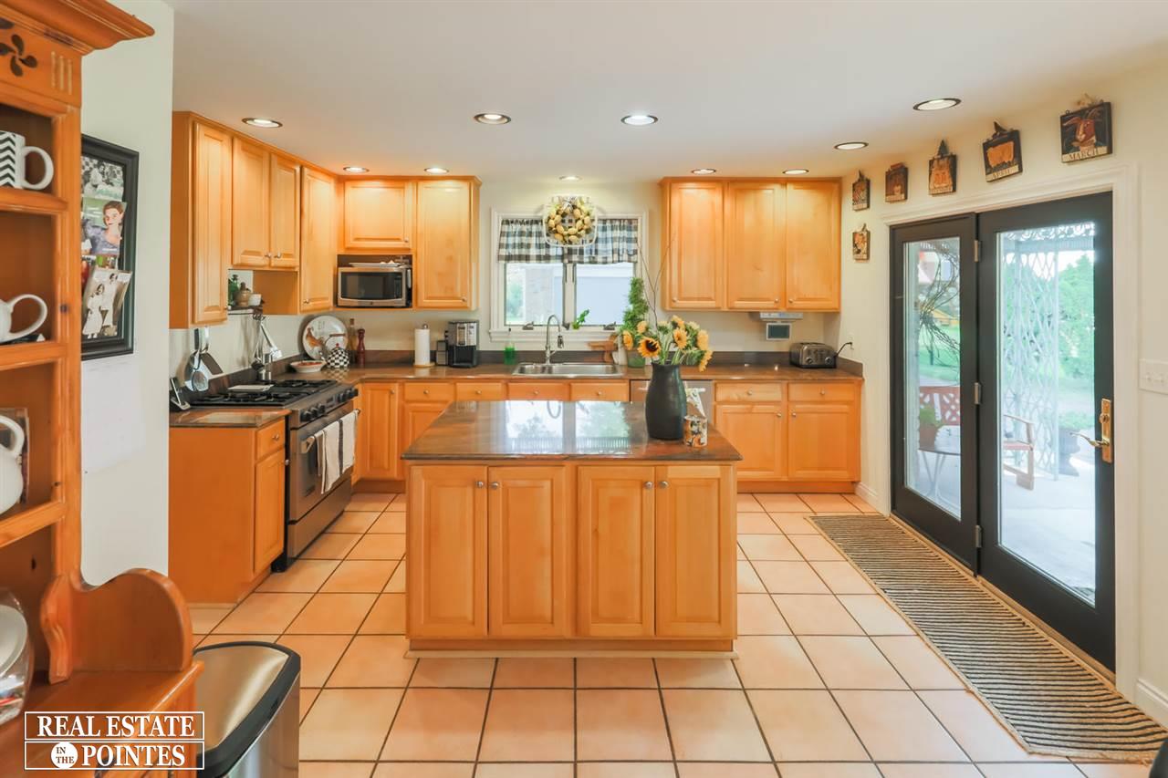 741 Trombley Road Grosse Pointe Park, MI 48230 - Photo 22 of 63