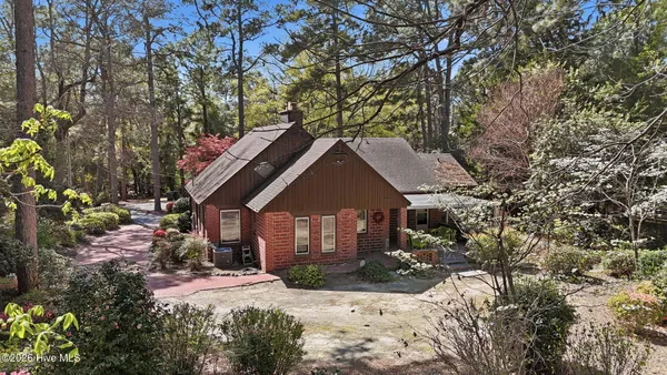 $525,000 | 535 East Morganton Road, Southern Pines, NC 28387