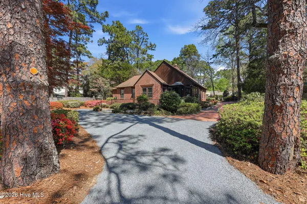 $525,000 | 535 East Morganton Road, Southern Pines, NC 28387