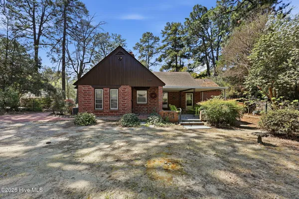 $525,000 | 535 East Morganton Road, Southern Pines, NC 28387