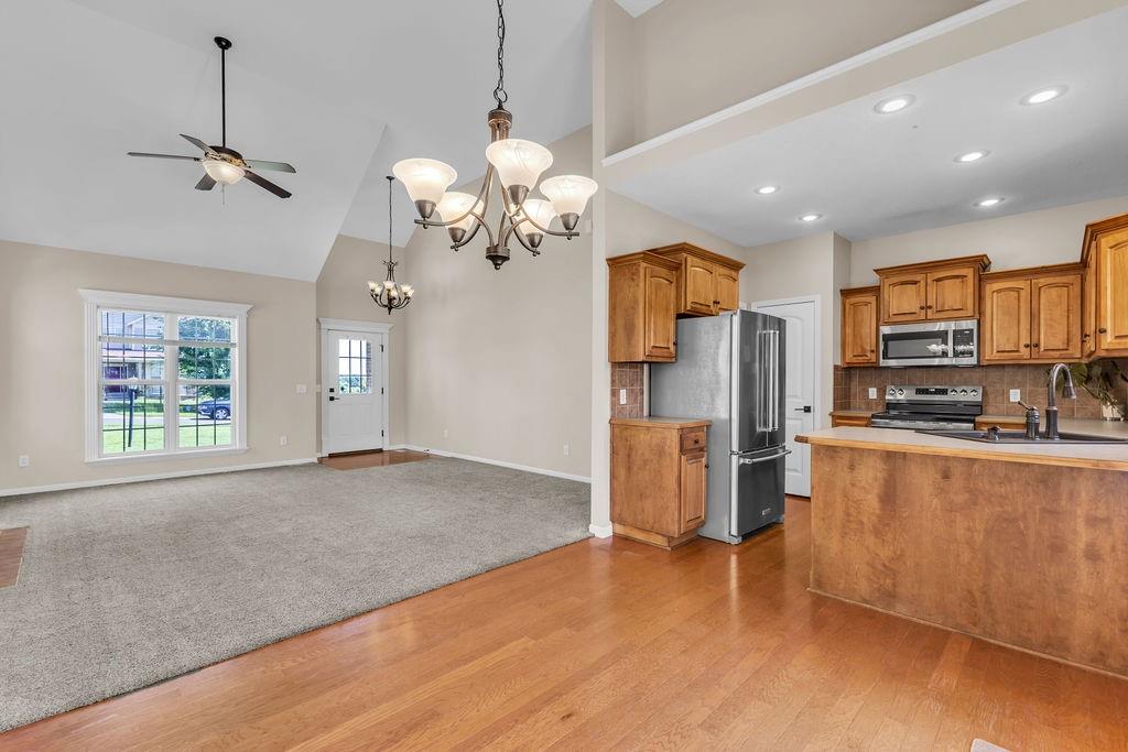 2708 Meadow Ridge Drive St. Joseph, MO 64504 - Photo 9 of 60