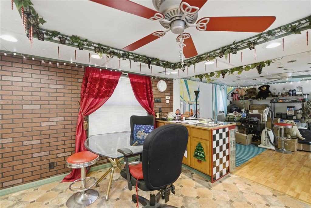 9151 Southwest 157th Lane Dunnellon, FL 34432 - Photo 45 of 63 a room with musical instruments