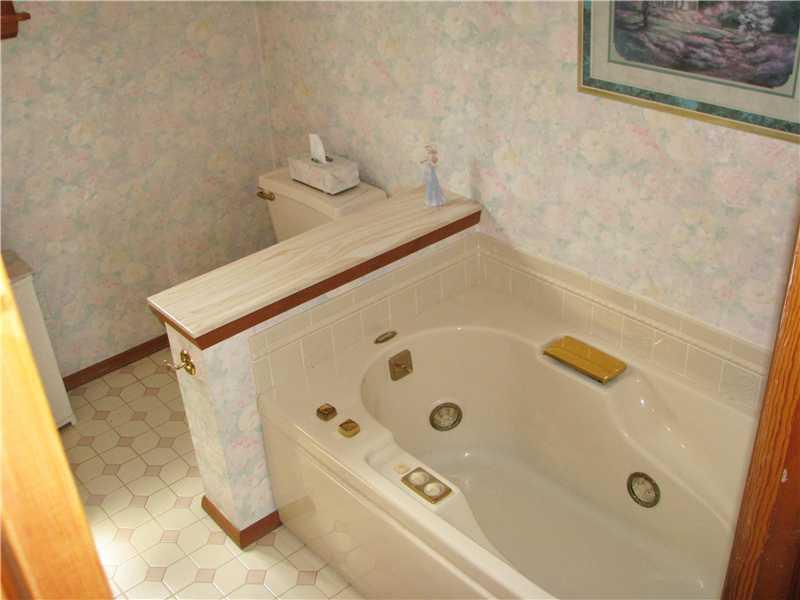 13660 Ridge Road North Huntingdon, PA 15642 - Photo 14 of 23 Full Bath.