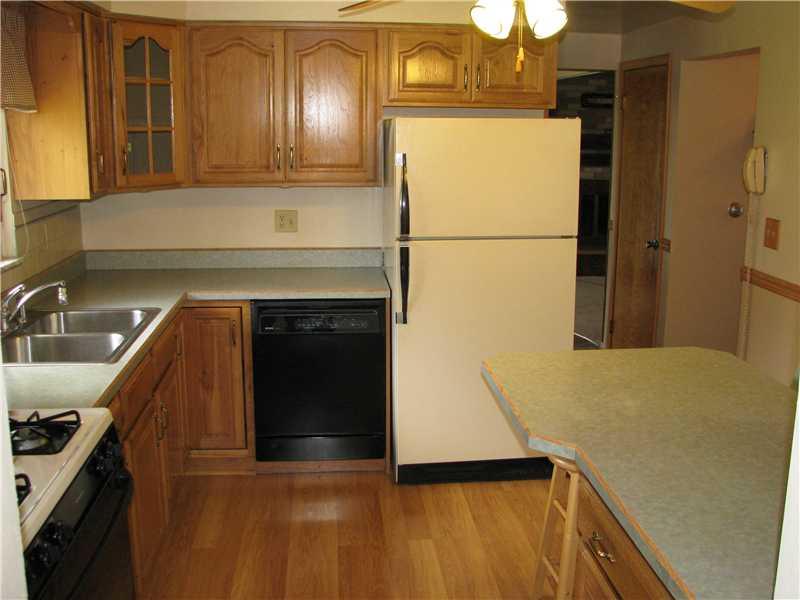 13660 Ridge Road North Huntingdon, PA 15642 - Photo 4 of 23 Kitchen.