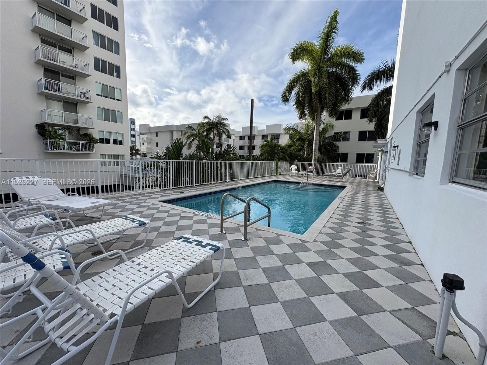 1331 Lincoln Road, Unit 402 Miami Beach, FL 33139 - Photo 17 of 20