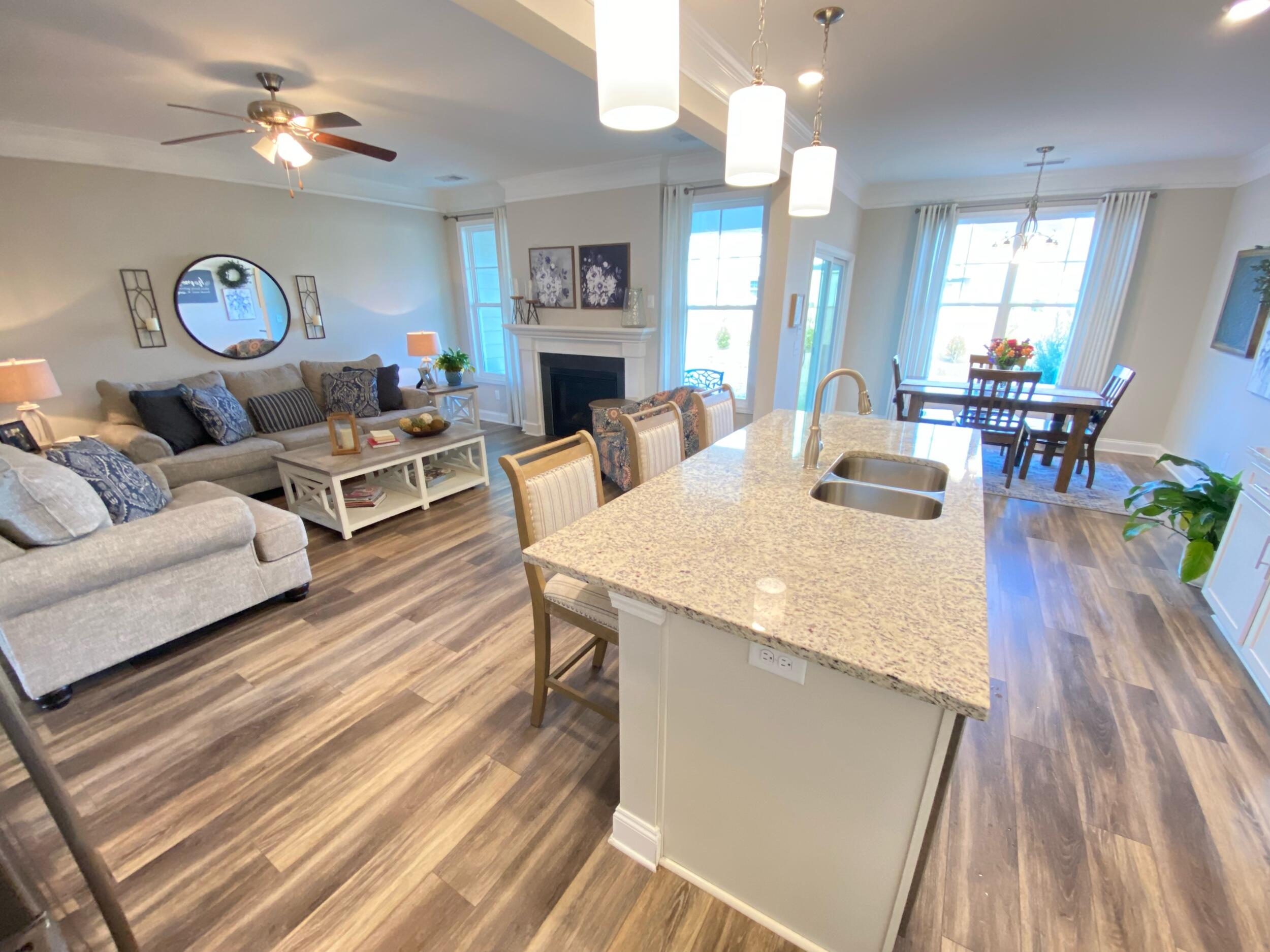323 Landover Road Columbia, SC 29229 - Photo 3 of 17 Family Room
