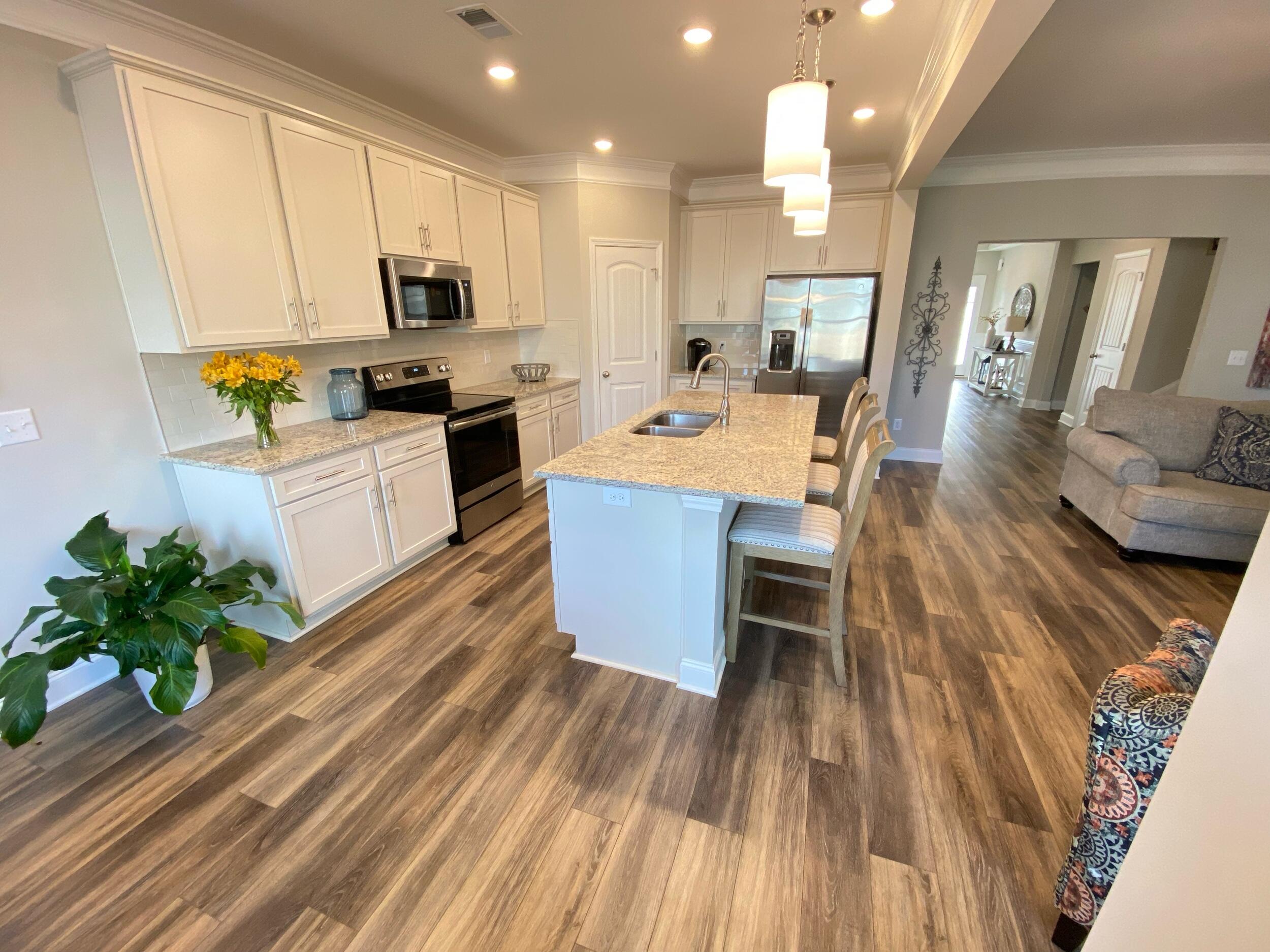 323 Landover Road Columbia, SC 29229 - Photo 5 of 17 Kitchen