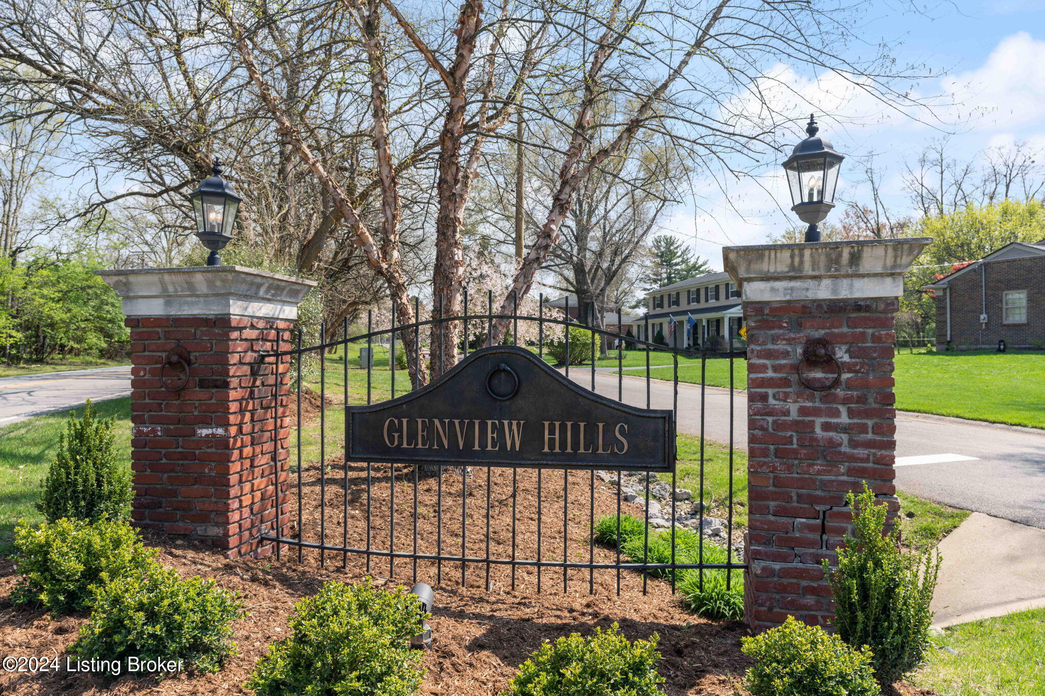 3123 Runnymede Rd-32