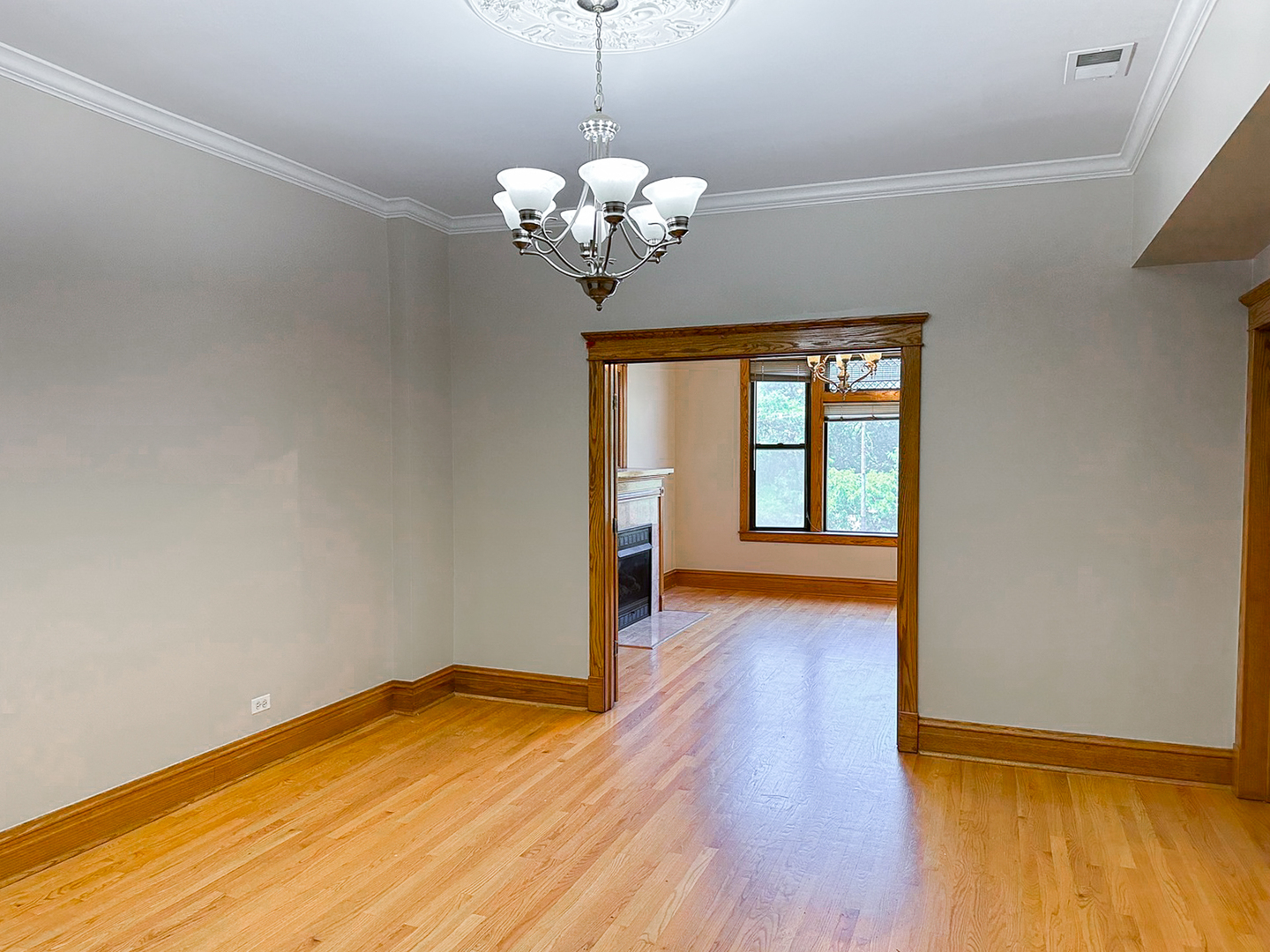 3129 West Logan Boulevard, Unit 2 Chicago, IL 60647 - Photo 3 of 13