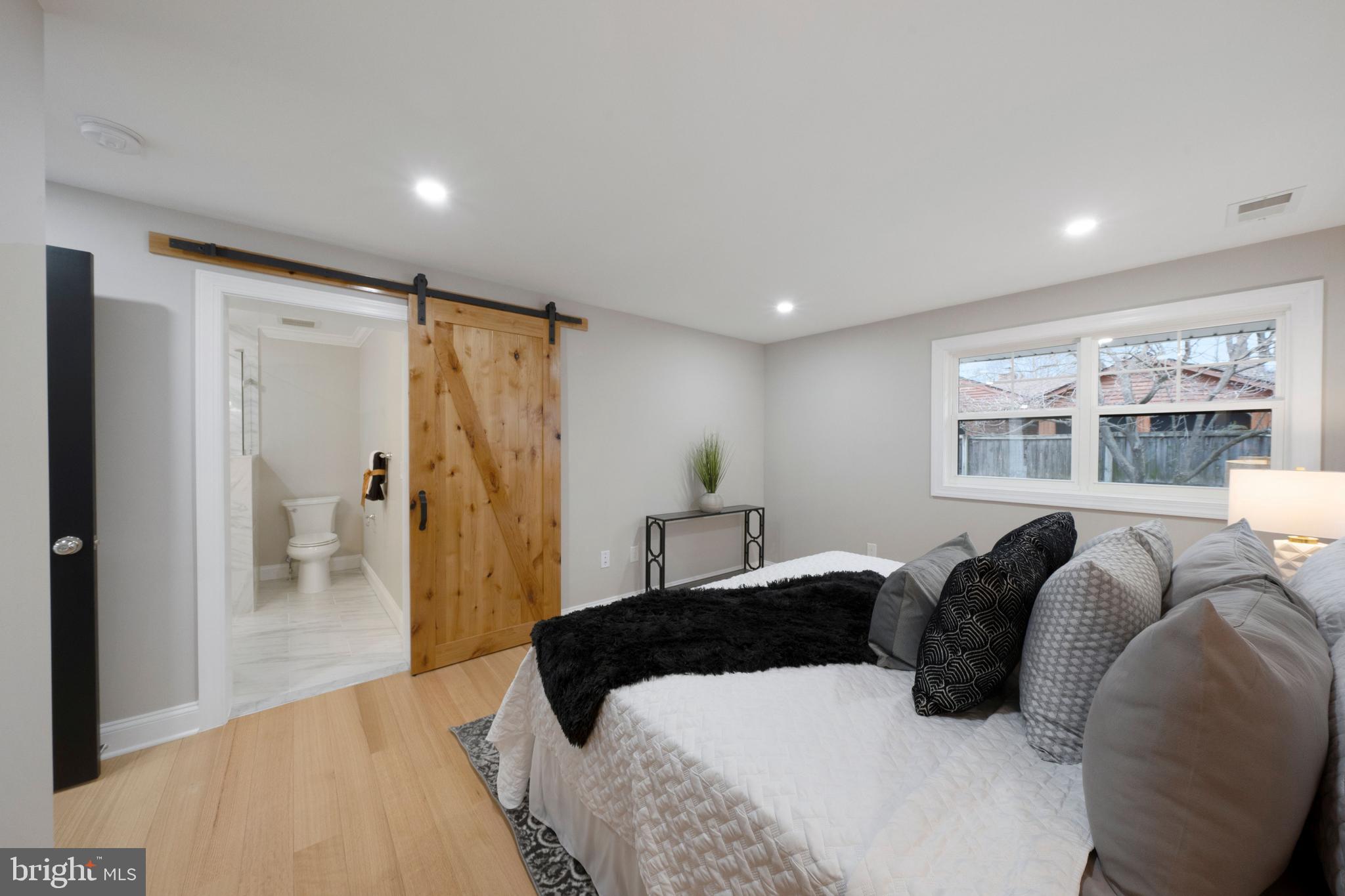 8007 Bainbridge Road Alexandria, VA 22308 - Photo 16 of 46 Barn Door, Dimmable LED Recessed Lighting