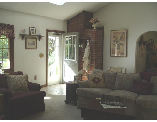 261 Paper Mill Road Westfield, MA 01085 - Photo 3 of 19 Gallery Image 3