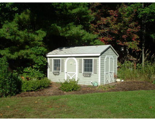 261 Paper Mill Road Westfield, MA 01085 - Photo 8 of 19 Gallery Image 8