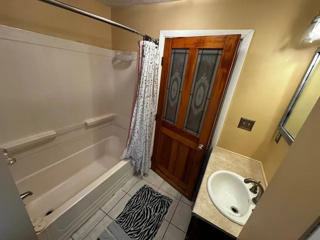 $2,400 | 51 Church Street, Lincoln, NH 03251