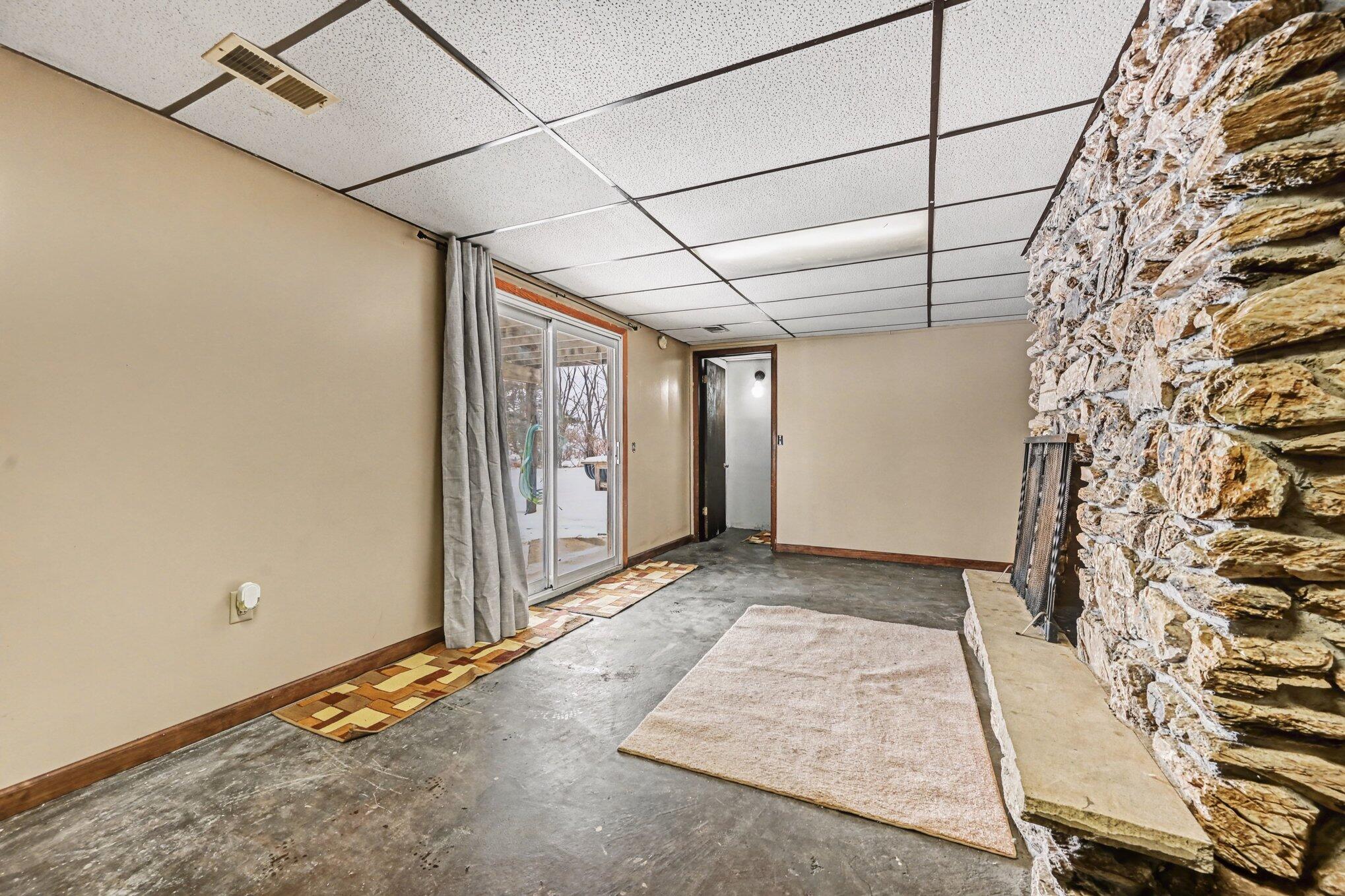 10070 Thornapple Lake Road Nashville, MI 49073 - Photo 12 of 27 020_file_9256