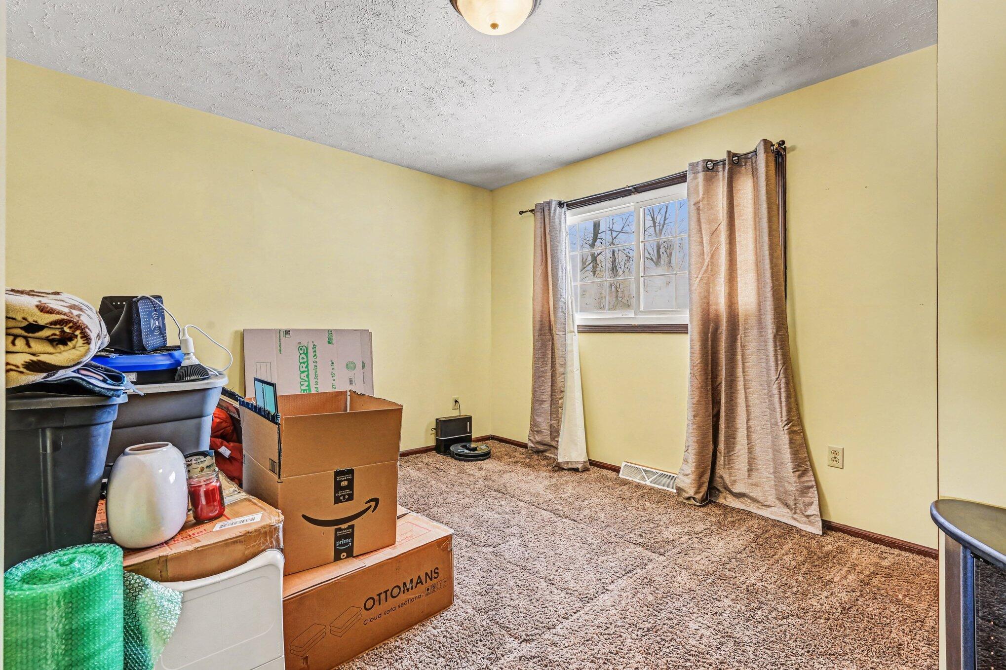 10070 Thornapple Lake Road Nashville, MI 49073 - Photo 7 of 27 015_file_4453