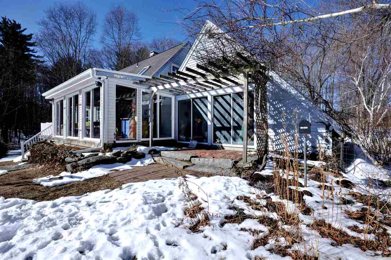 105 Island Pond Road Derry, NH 03038 - Photo 3 of 33