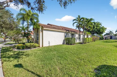 $595,000 | 10398 Gold Leaf Drive, Boynton Beach, FL 33437