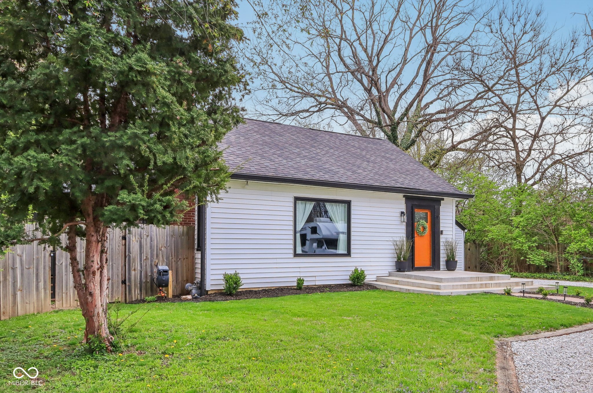 6481 Michigan Road Indianapolis, IN 46268 - Photo 3 of 41