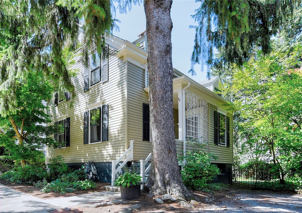 28 Creighton Street Providence, RI 02906 - Photo 3 of 48
