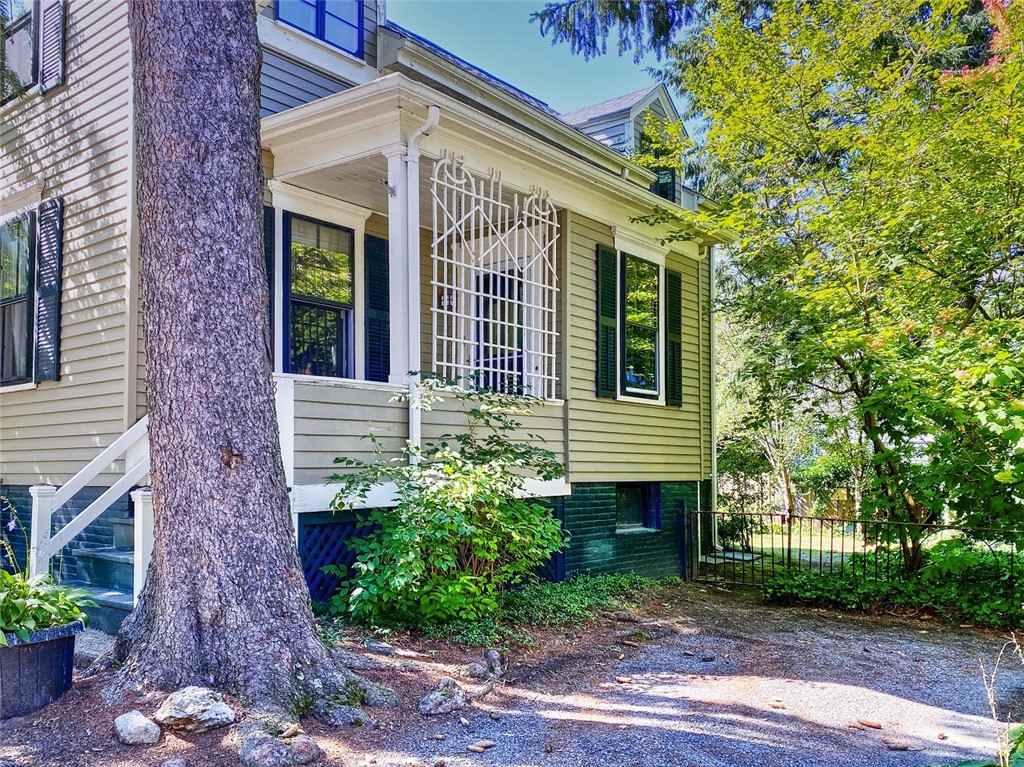28 Creighton Street Providence, RI 02906 - Photo 4 of 48
