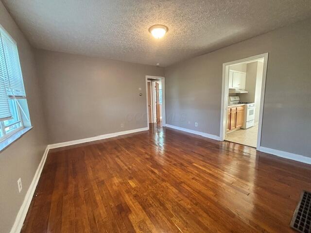 233 North James Road, Unit C Columbus, OH 43213 - Photo 2 of 8 IMG_1365