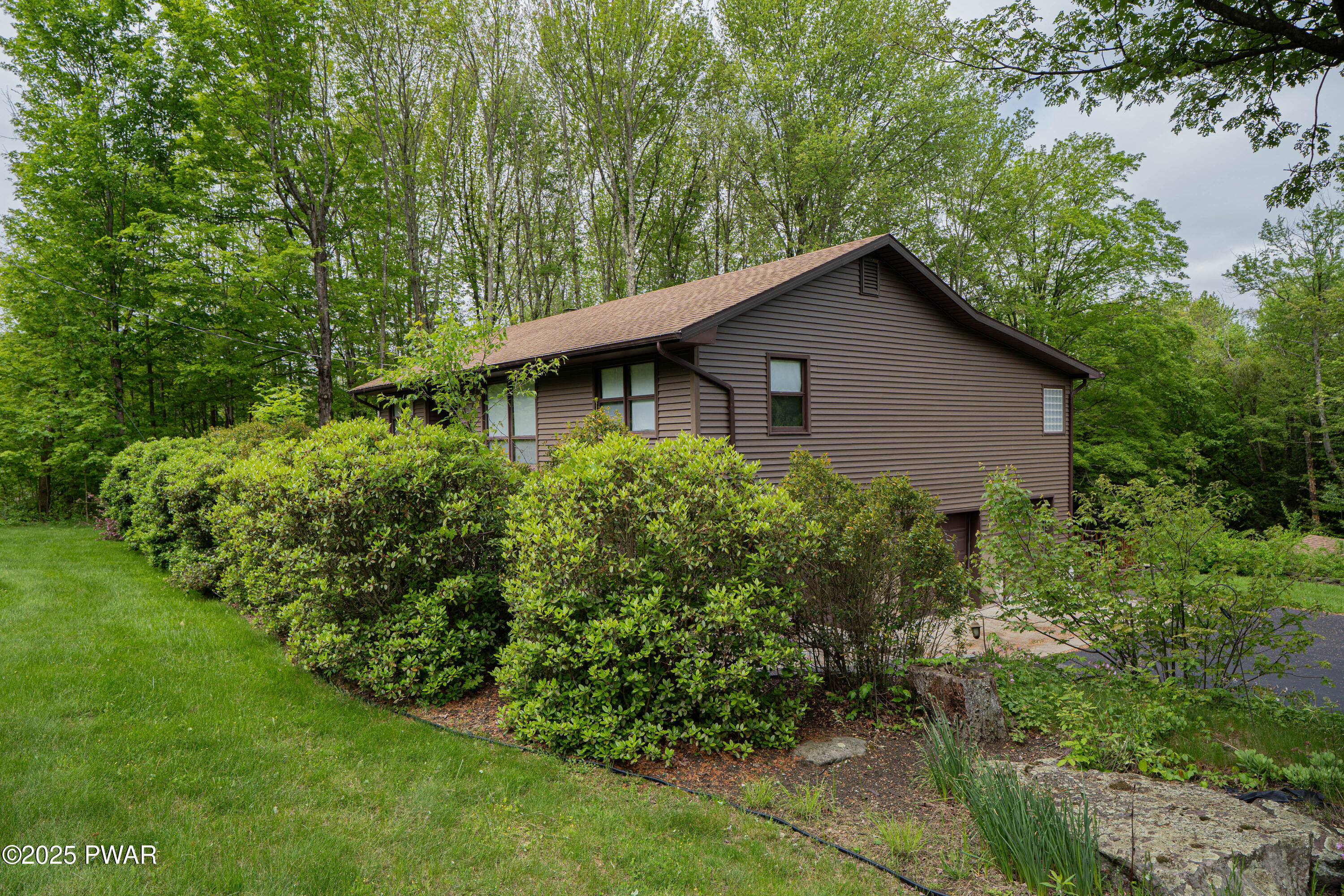 1111 Advent Road Lake Ariel, PA 18436 - Photo 8 of 87