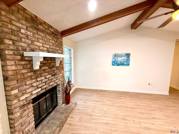 $1,950 | 1633 Brookhollow Drive, Baton Rouge, LA 70810