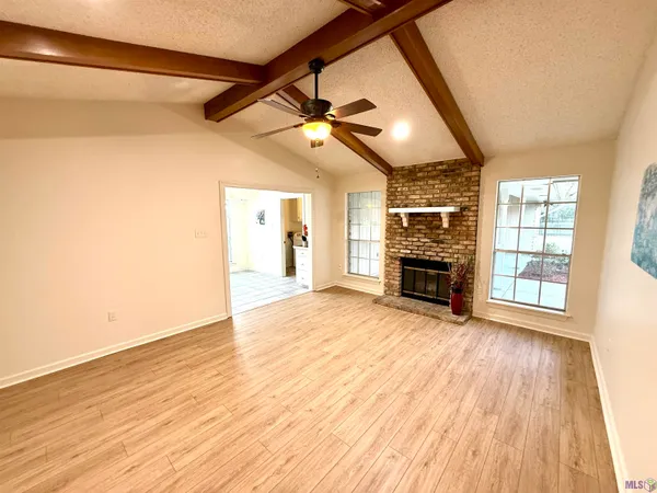 $1,950 | 1633 Brookhollow Drive, Baton Rouge, LA 70810