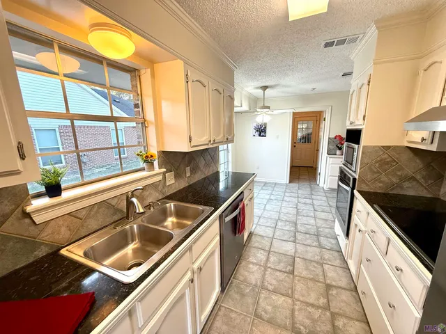 $2,000 | 1633 Brookhollow Drive, Baton Rouge, LA 70810