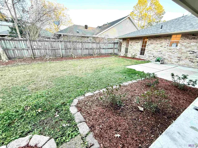 $2,000 | 1633 Brookhollow Drive, Baton Rouge, LA 70810