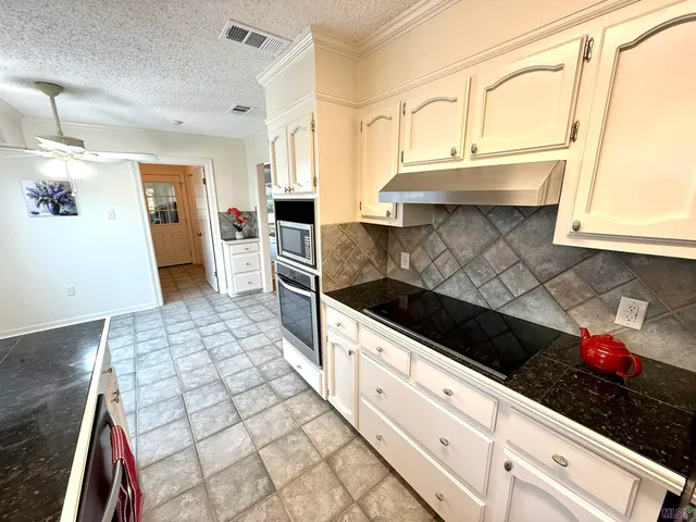 $2,000 | 1633 Brookhollow Drive, Baton Rouge, LA 70810