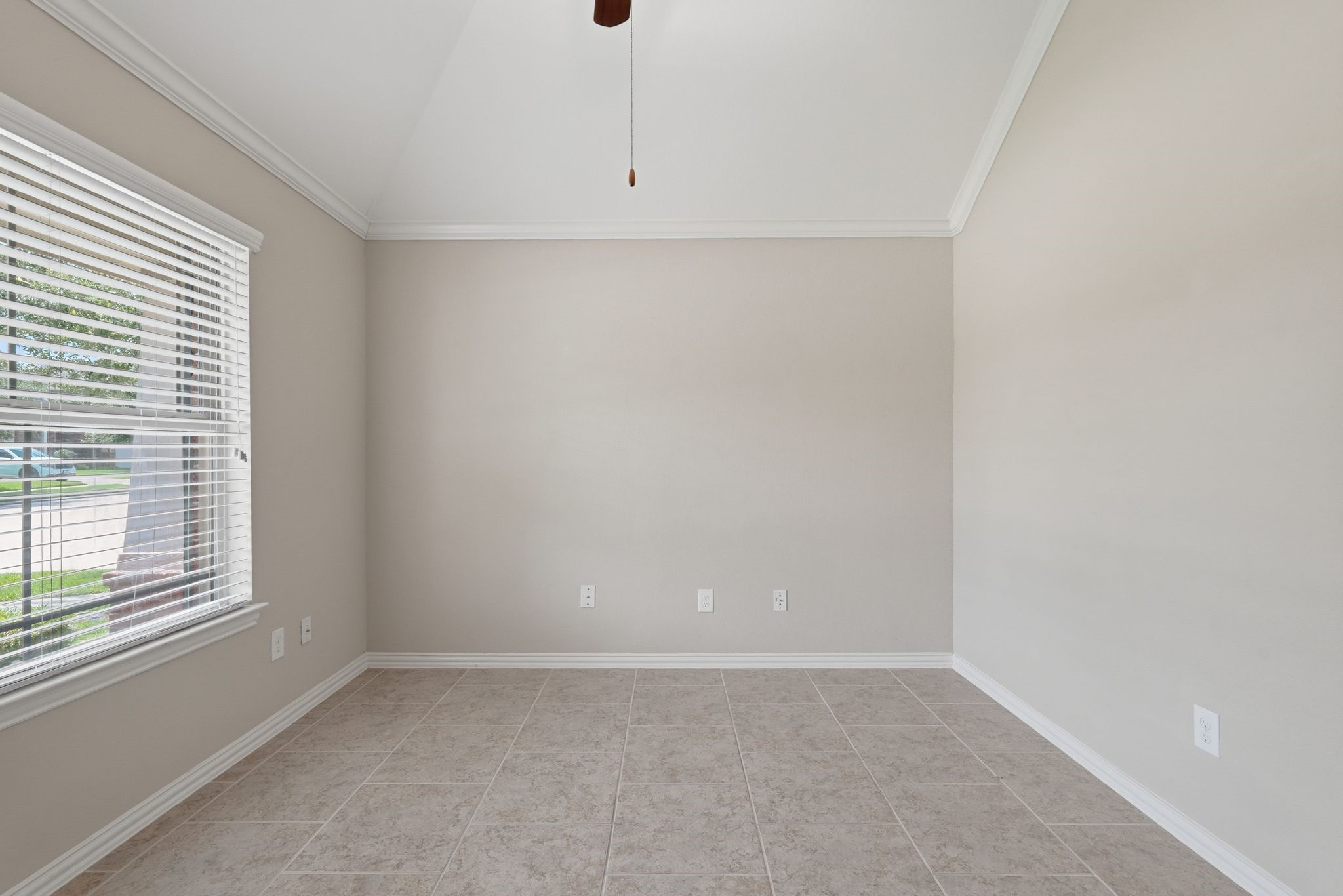 18227 Tacoma Ridge Drive Tomball, TX 77377 - Photo 6 of 45 Spacious flex room with soaring ceilings and plenty of room to personalize.